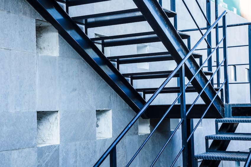 Onde comprar escadas de qualidade com o melhor custo-benefício?